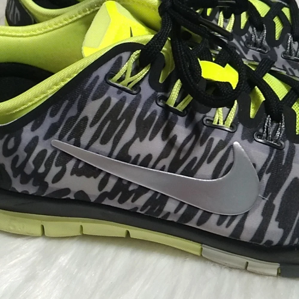SALE! Barely Worn Nike Free 5.0 TR Connect 2 Tennis Shoes Sz.8.5 2014